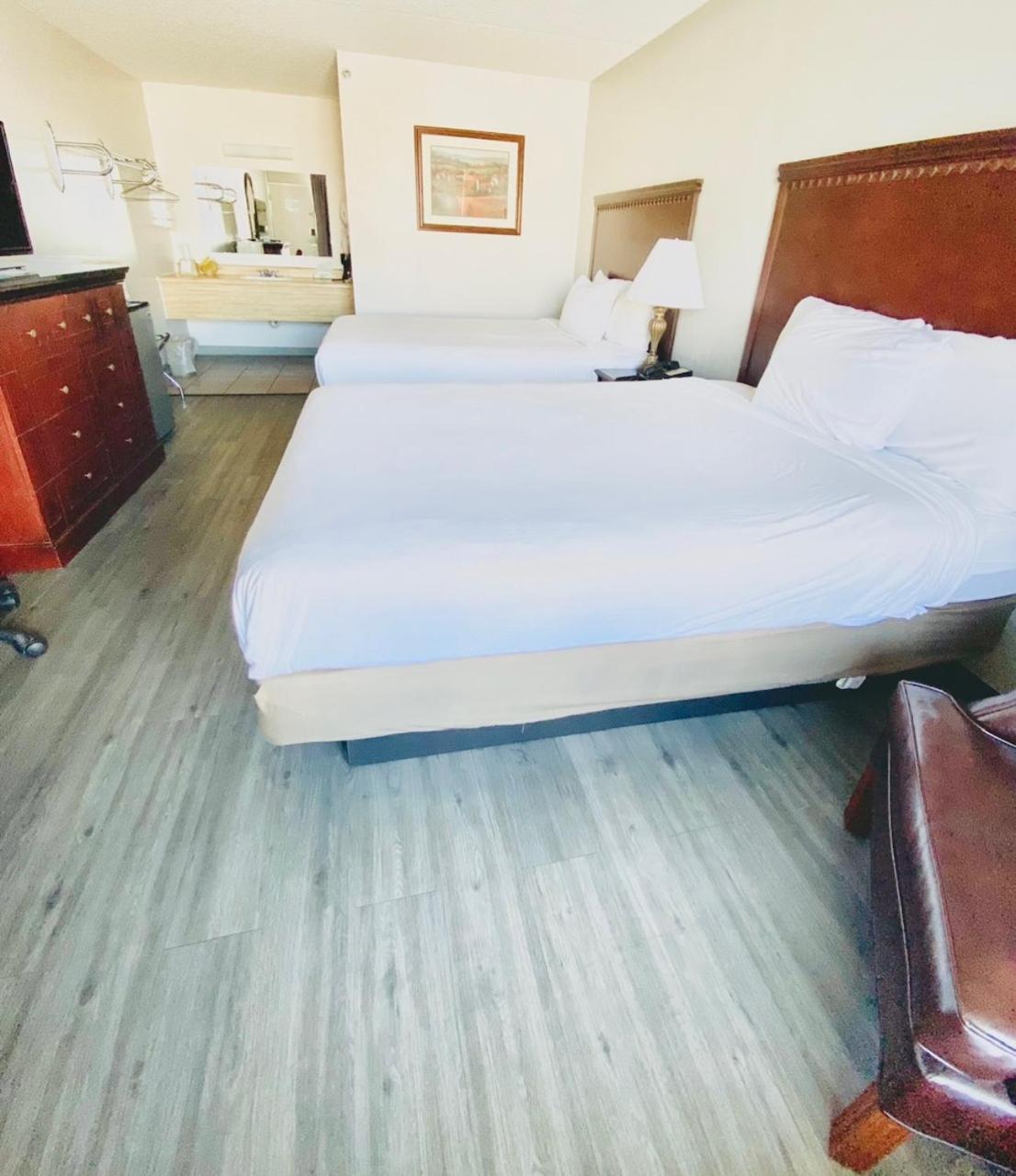 Willow Tree Inn Брэнсон Экстерьер фото